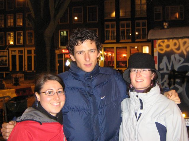 Avec Ana et Richard, devant notre btiment